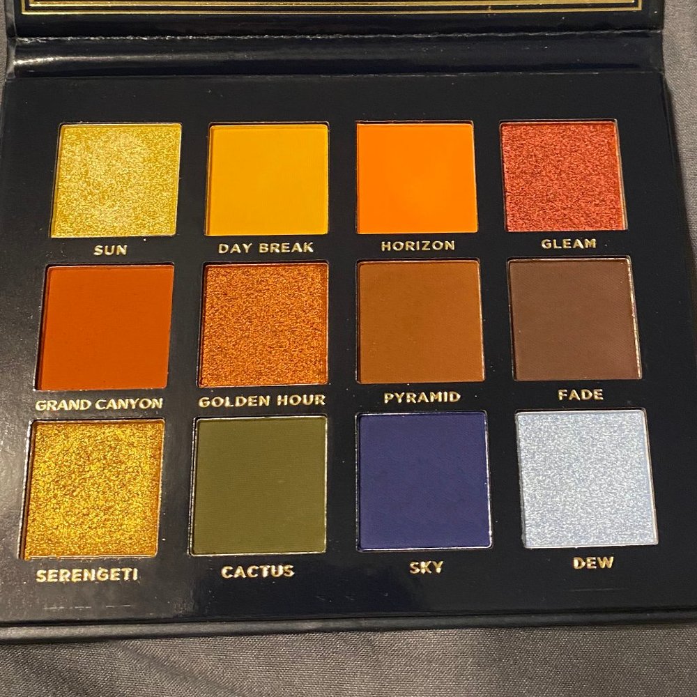 ACE Beaute Vintage Dawn Palette